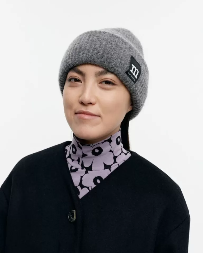 Store Pjettar Solid Beanie Woman Hats